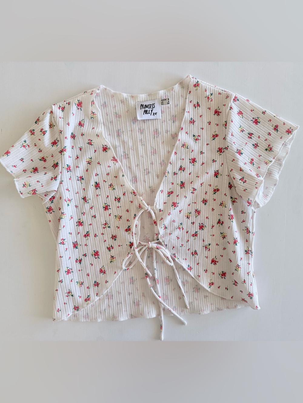 Princess Polly vneck delicate Floral Tie Front Crop Top